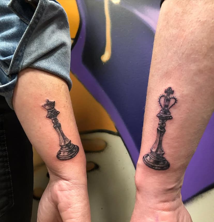 Tatouage de La dague fleurie - Familia Moraes tattoo