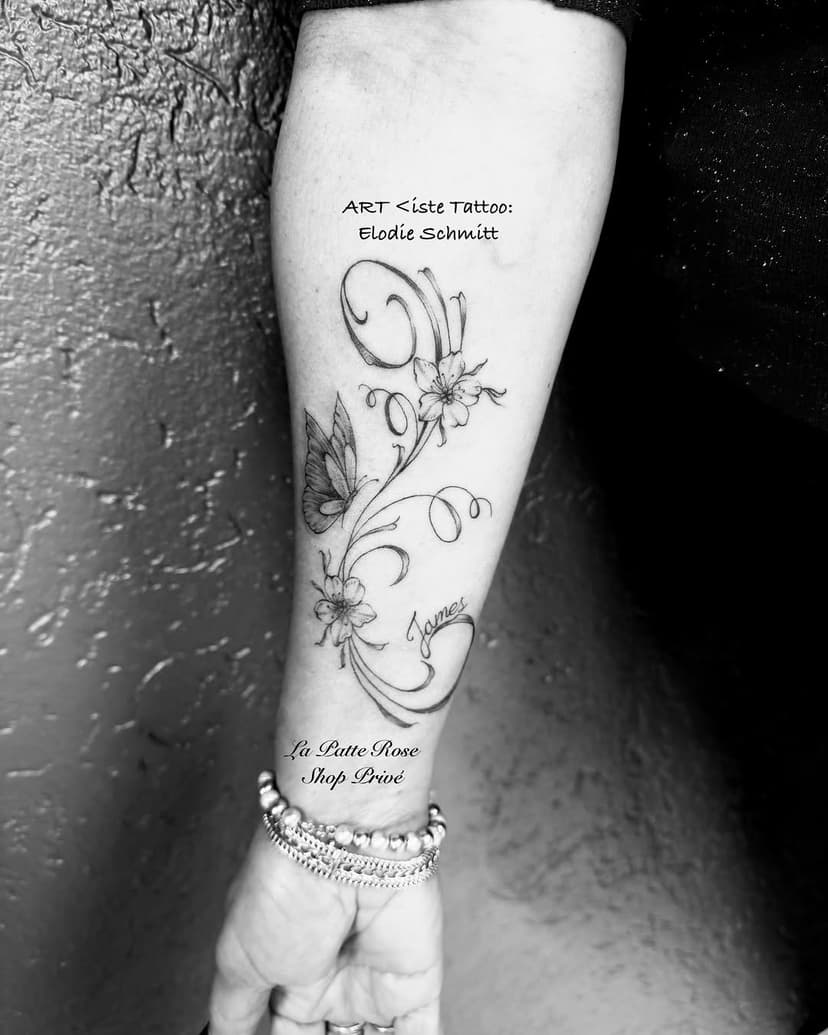 Tatouage de La Patte Rose