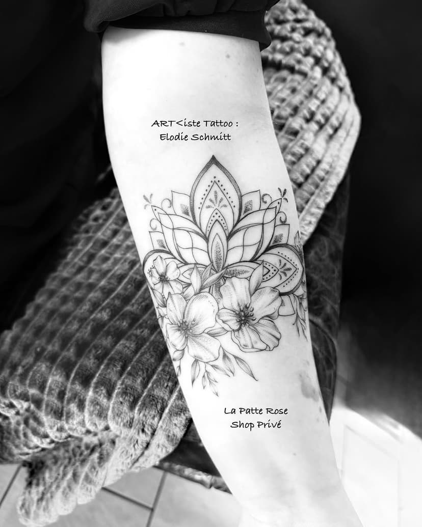 Tatouage de La Patte Rose