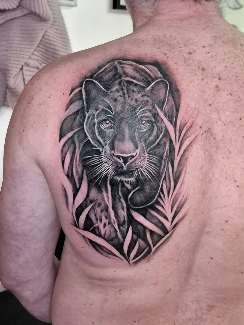 Tatouage de La plume d'argent/ tattoo