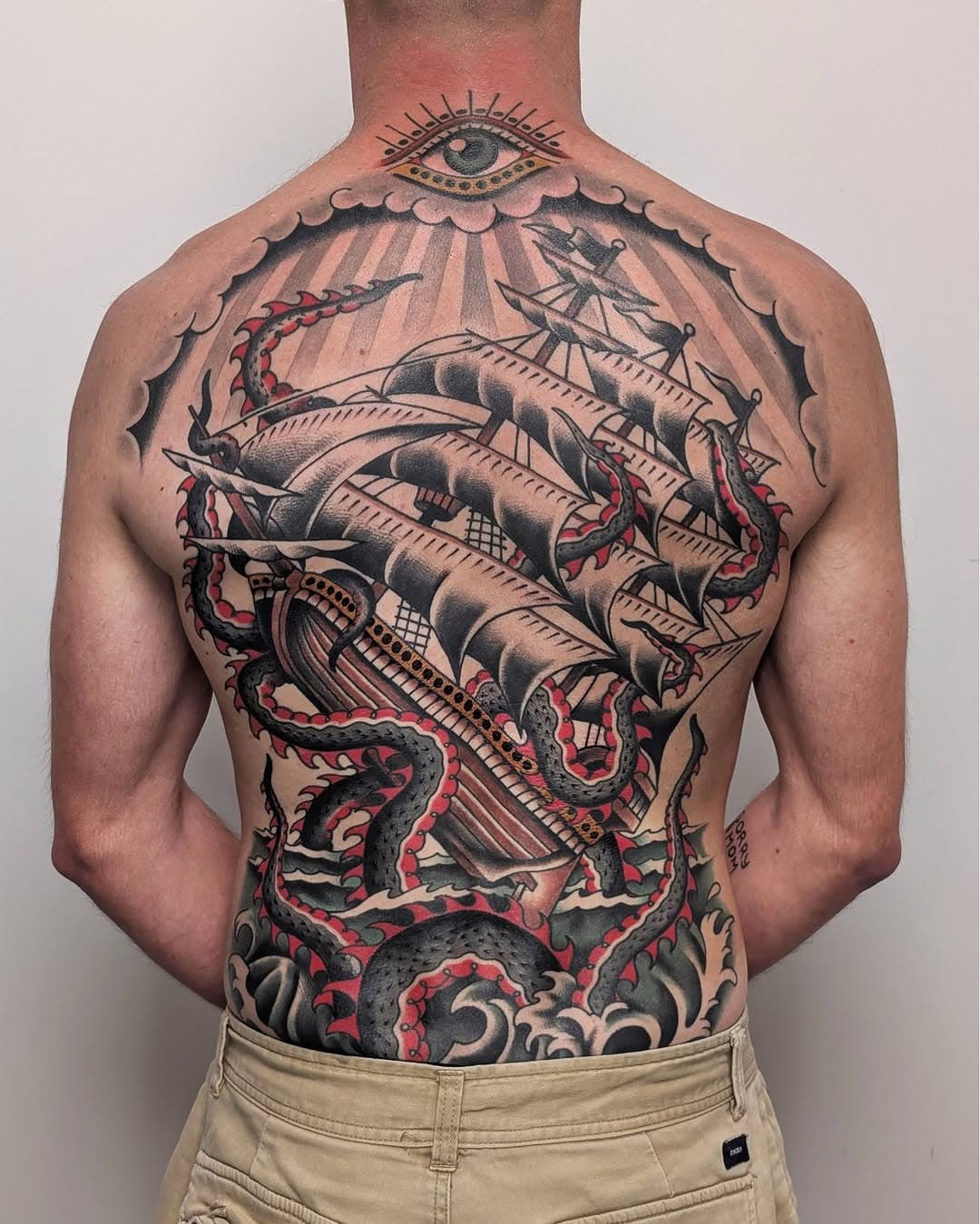 Tatouage par Le Cinq Tattoo