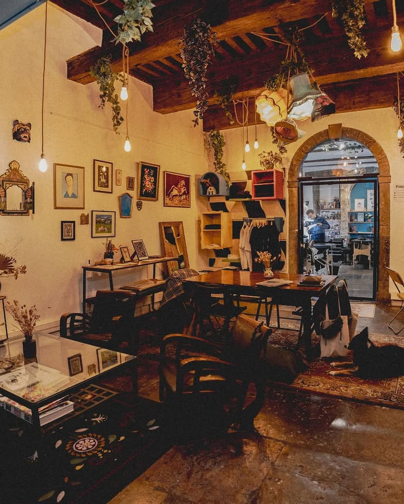 Tatouage de Les Mains Libres (ex Mačka Studio)