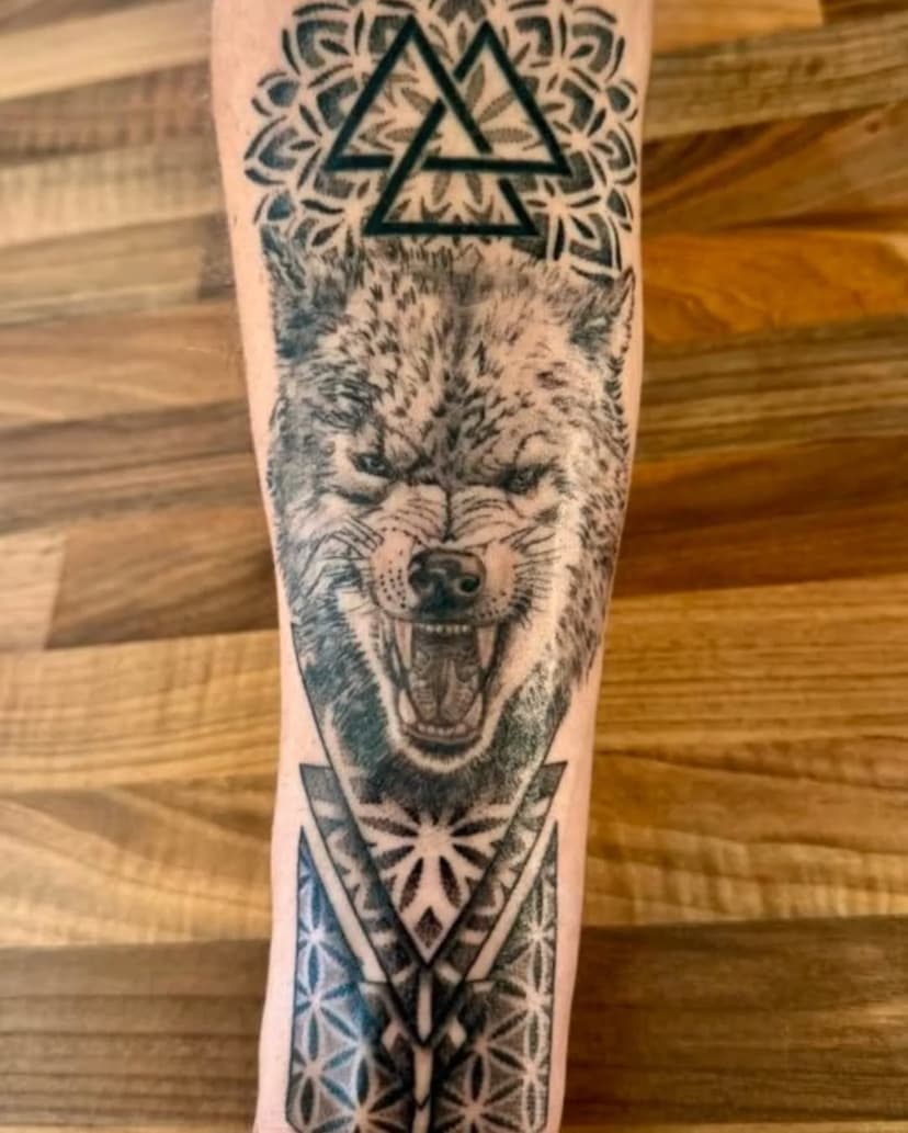 Tatouage de Louyan Tattoo