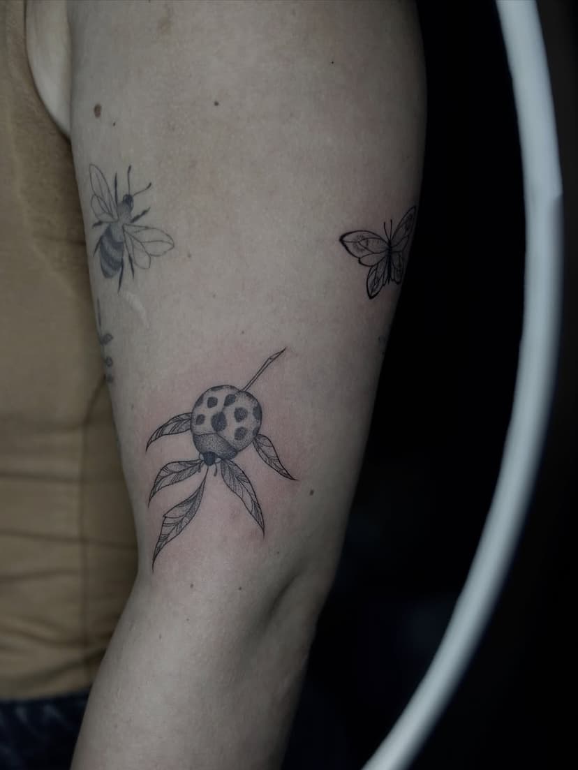 Tatouage de Plaisir Coupable Tattoo & Nails