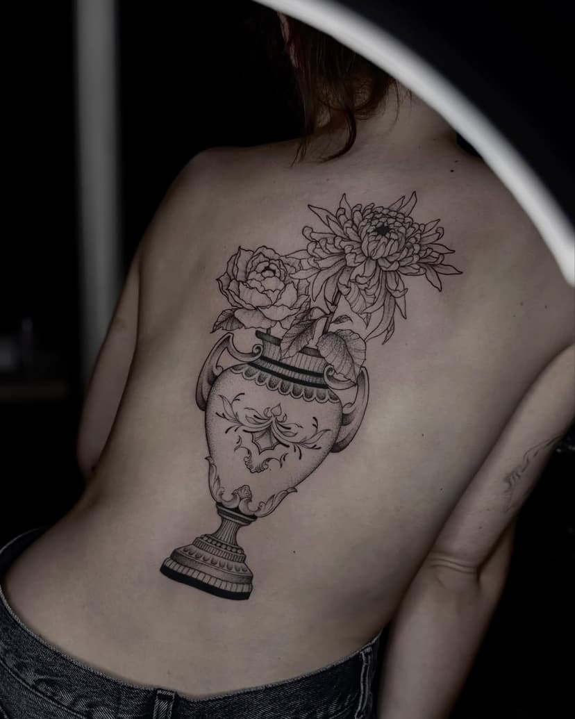 Tatouage de Plaisir Coupable Tattoo & Nails