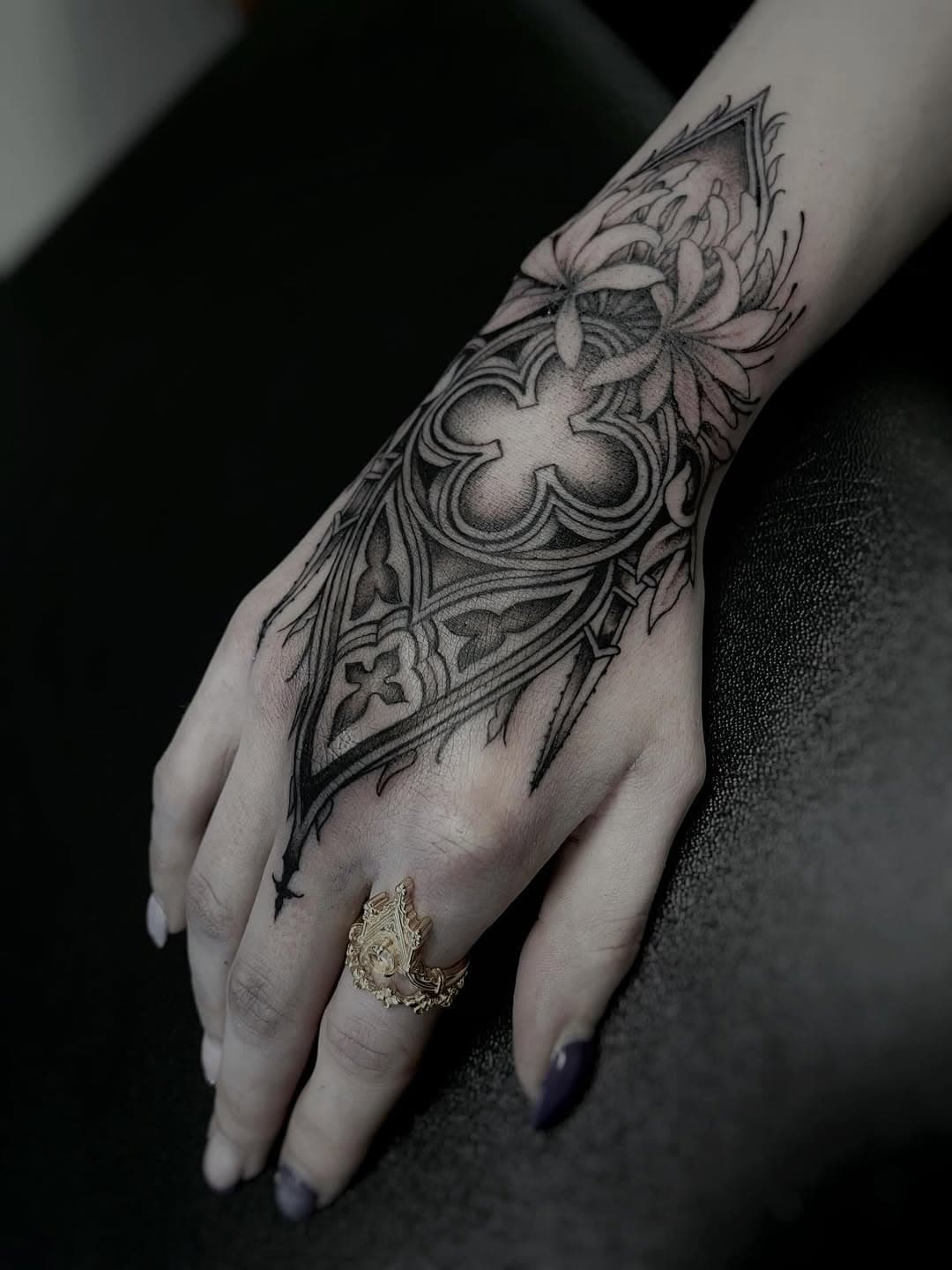 Tatouage par Mante Tattoo