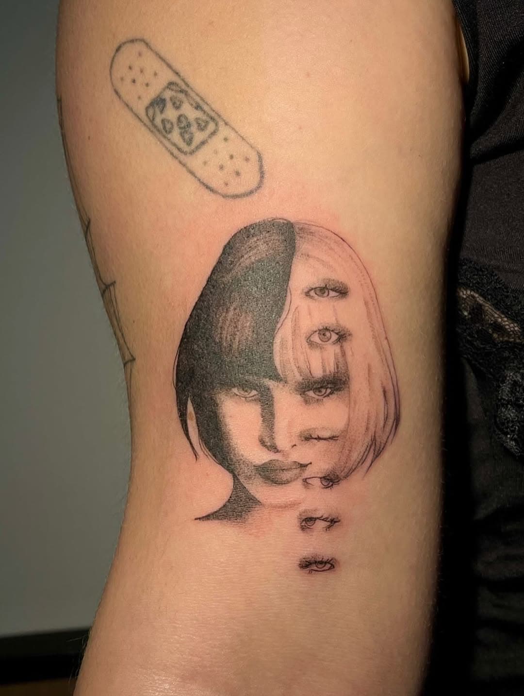 Tatouage par Tahitattoo | tatouage bordeaux sur rendez-vous