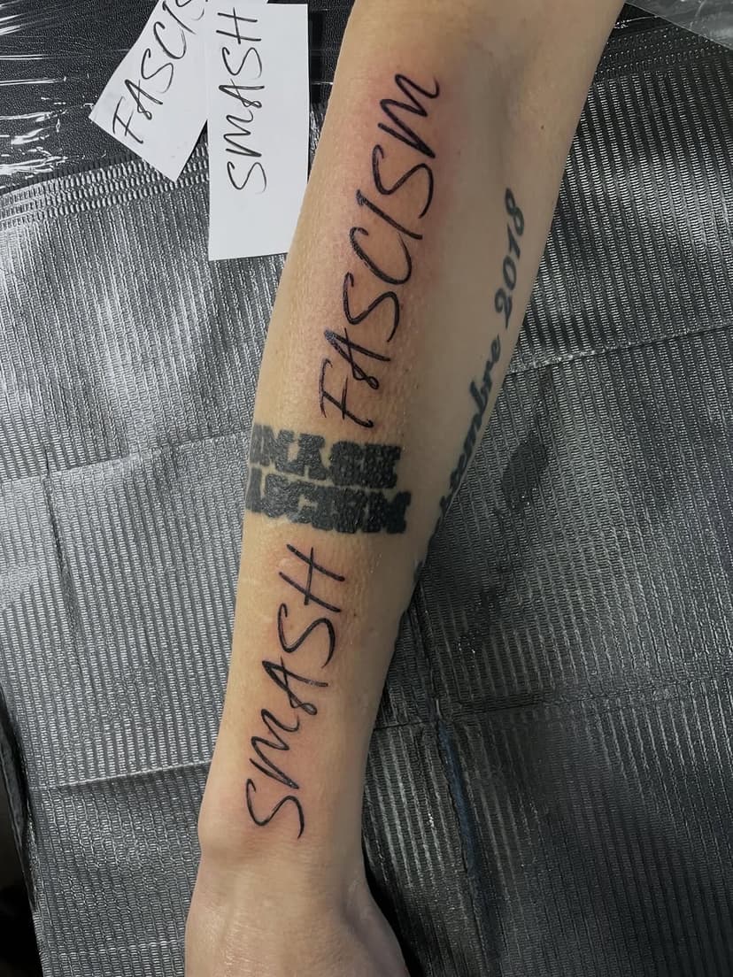 Tatouage de Monbloc adessin Tattoo Shop