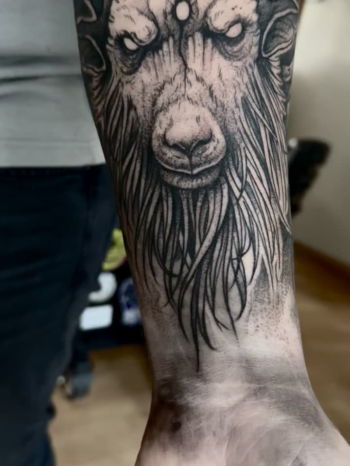 Tatouage de Mougly tatouage