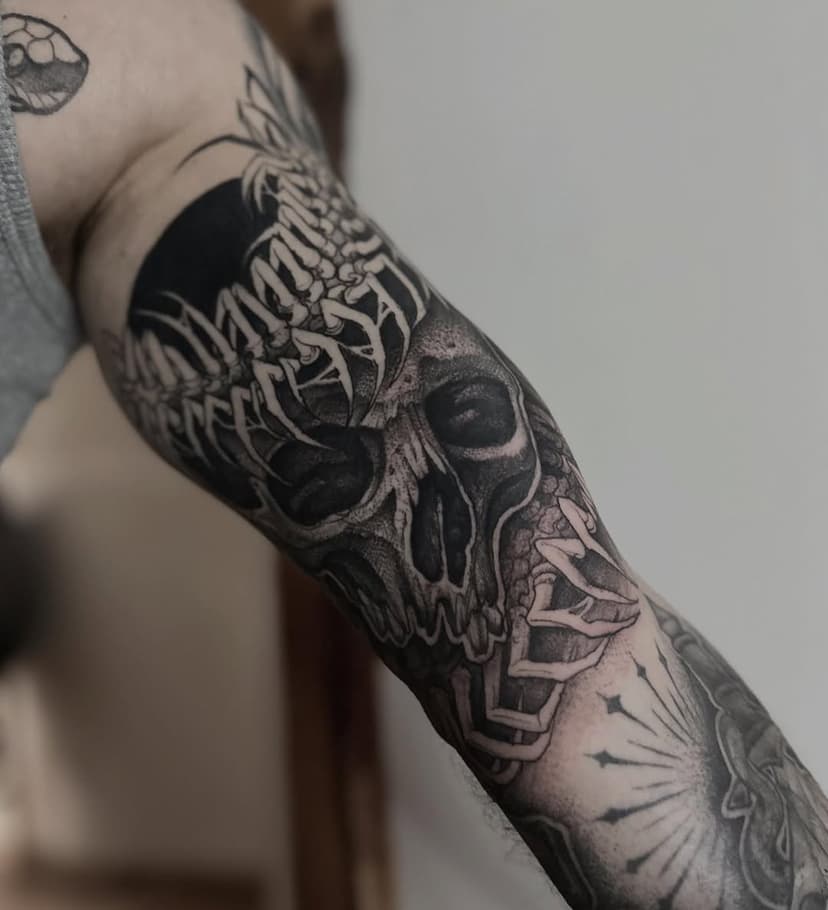 Tatouage de Mougly tatouage