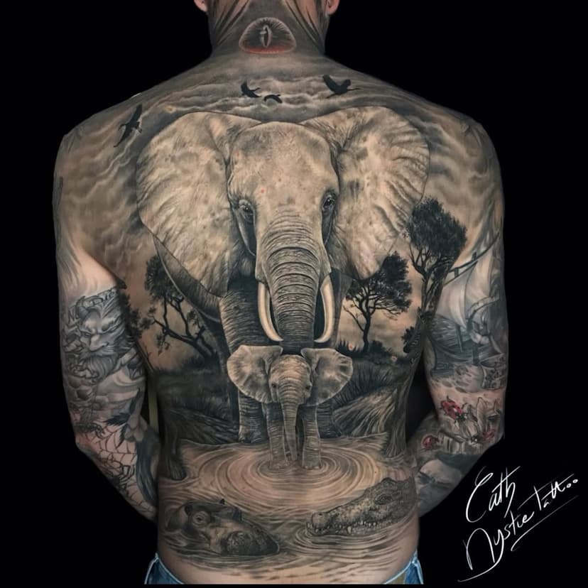 Tatouage de Mystic Tattoo