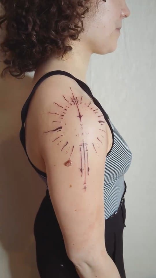 Tatouage de Ohm Relic Handpoke Tattoo