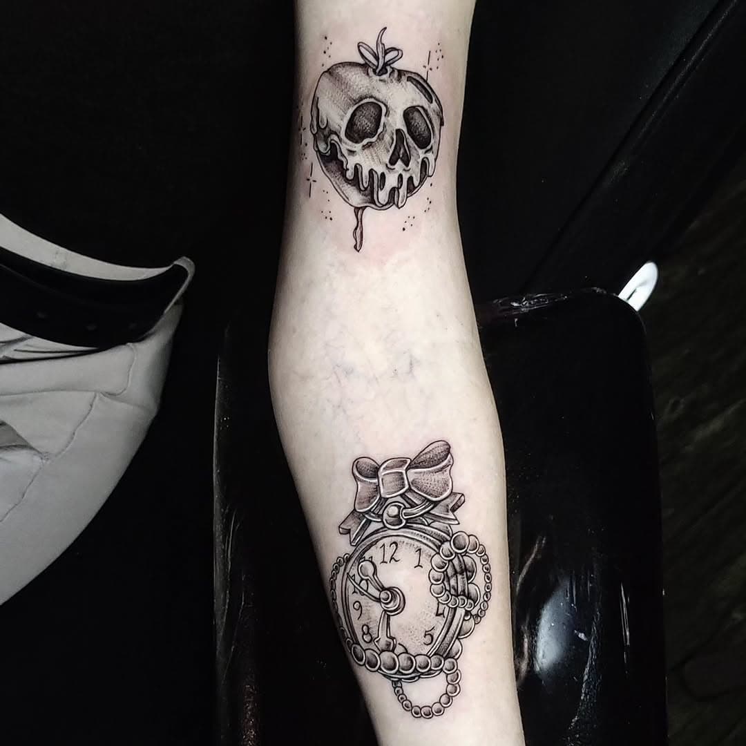 Tatouage par Pin-up Tattoo