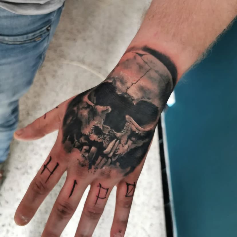 Tatouage de Profane Tattoo