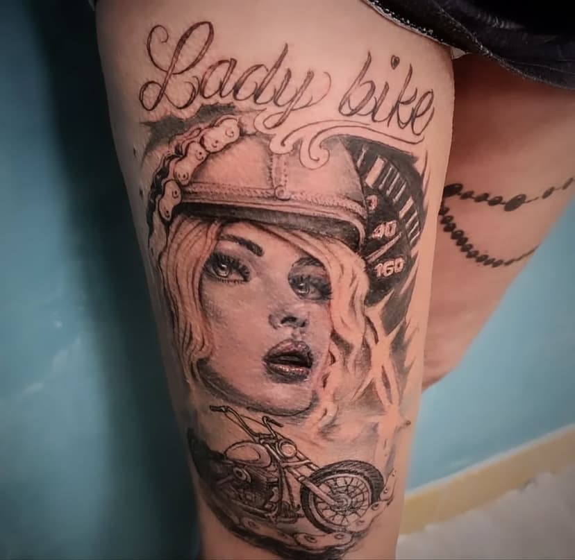 Tatouage de Quantique TATTOO