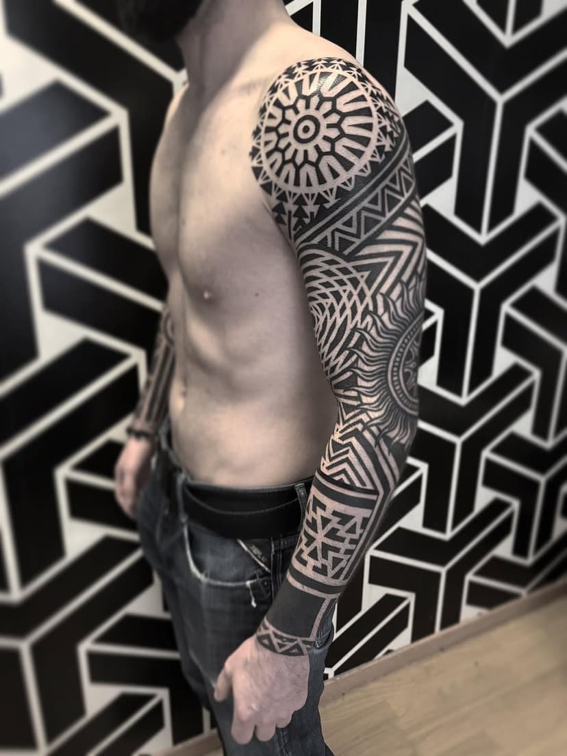 Tatouage de Rachel M Köng Tatouage vibratoire