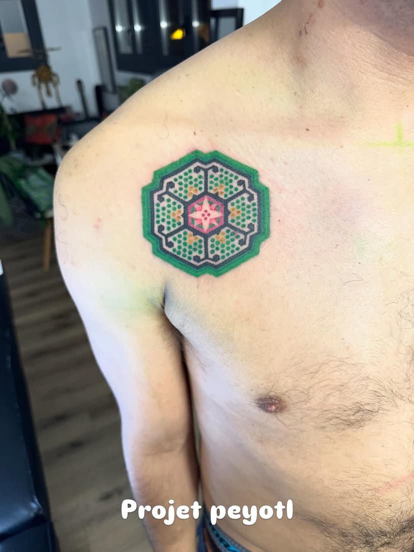 Tatouage de Rachel M Köng Tatouage vibratoire