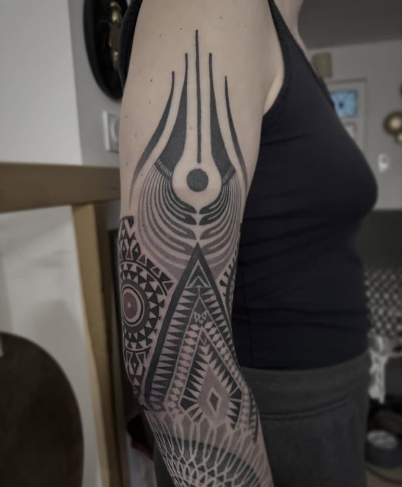 Tatouage de Rachel M Köng Tatouage vibratoire