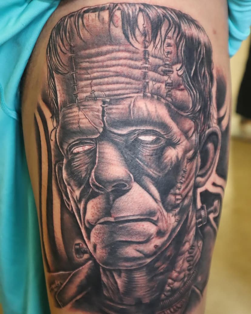 Tatouage de RED Tattoo Shop