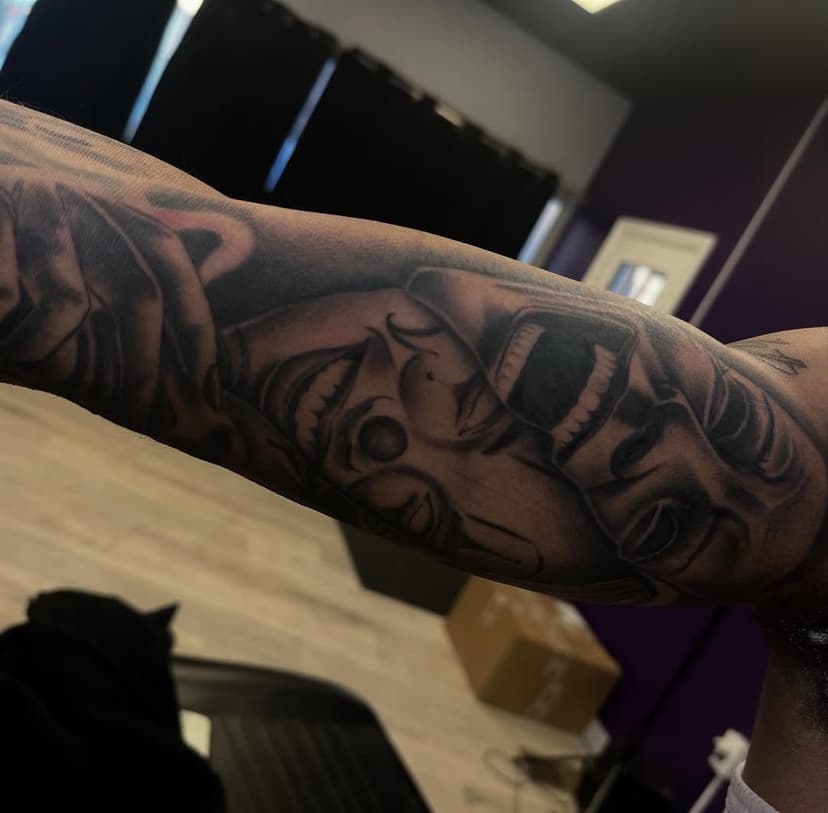 Tatouage de RED Tattoo Shop