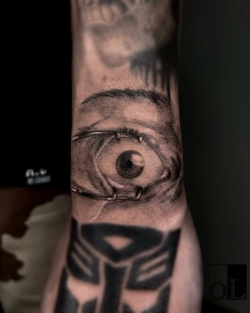 Tatouage de Redwood tattoo studio