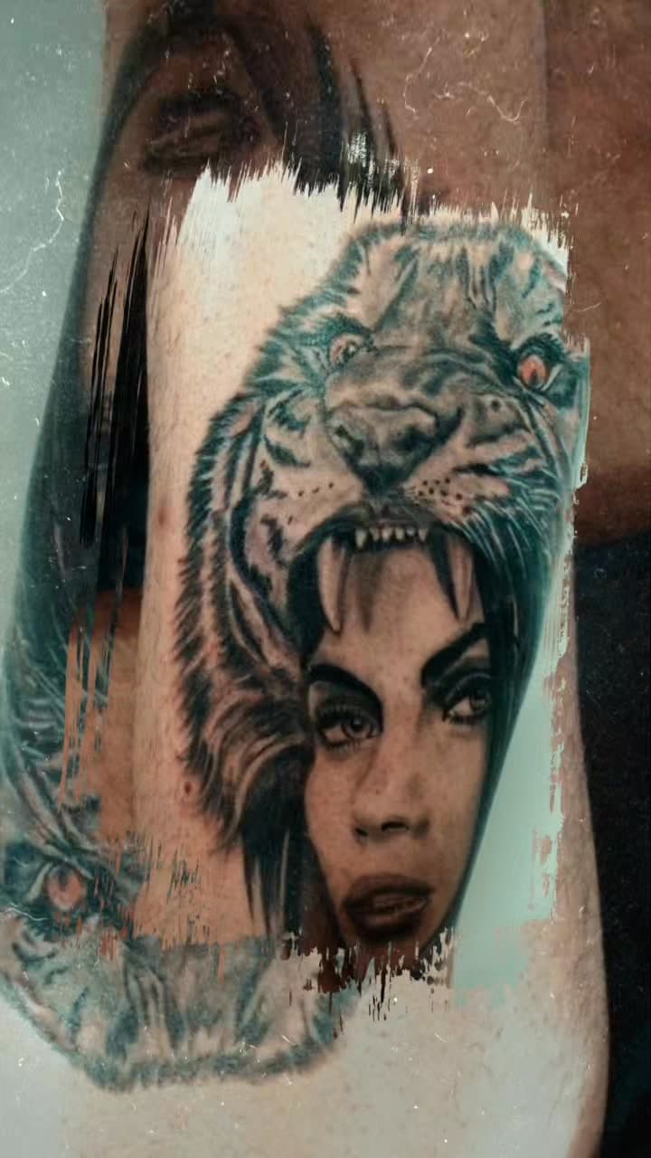 Tatouage de Skoll Tattoo Studio