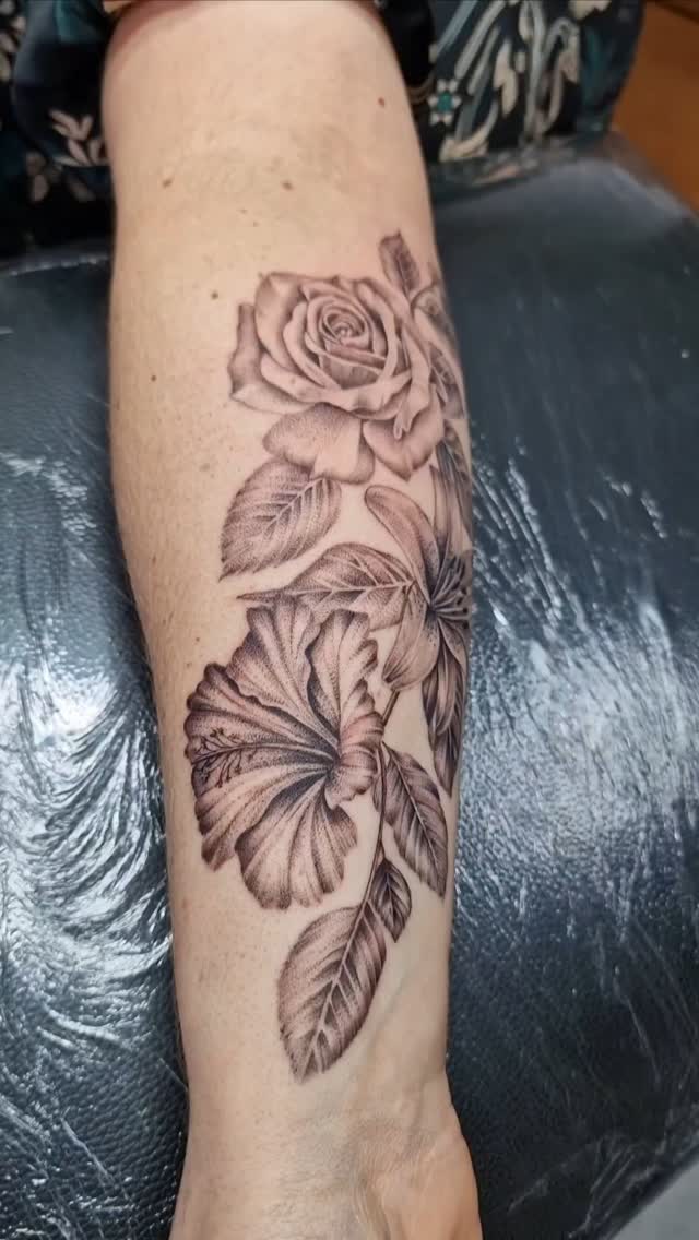 Tatouage de Studio Adora Tattoo France