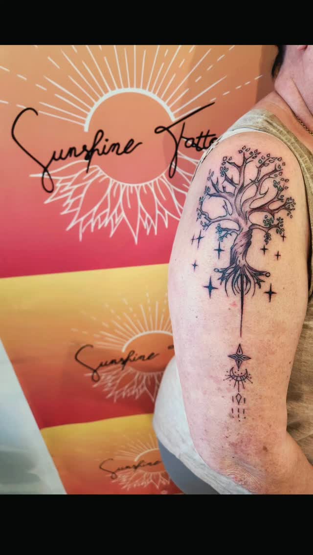 Tatouage de Sunshine Tattoo