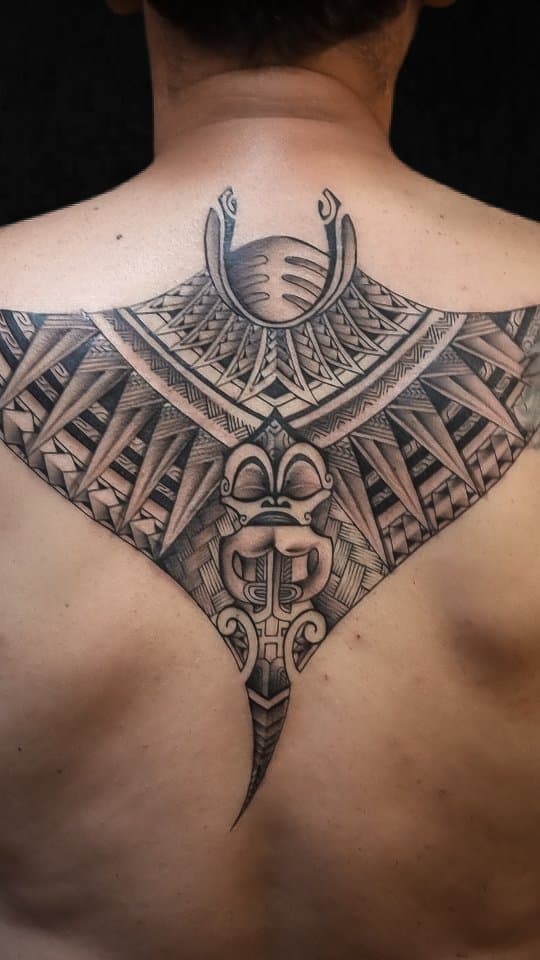 Tatouage de Tahitian HK Tattoo