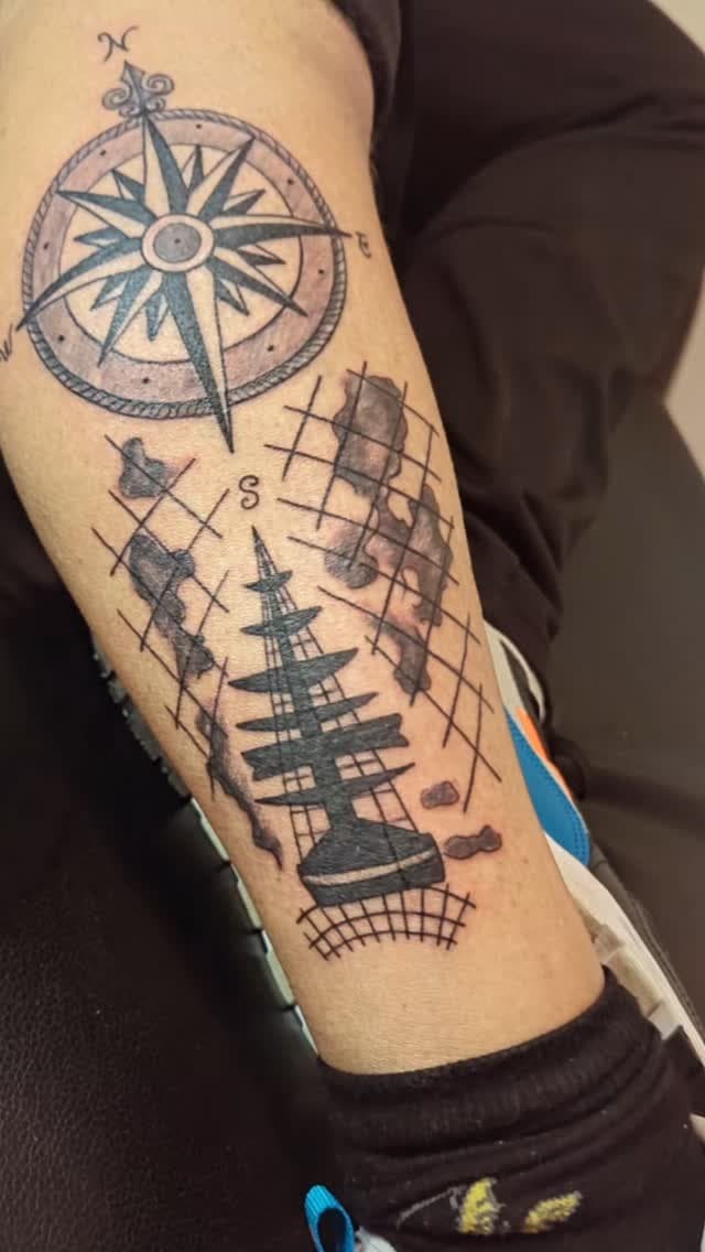 Tatouage de Artistic Lines Tattoo Studio