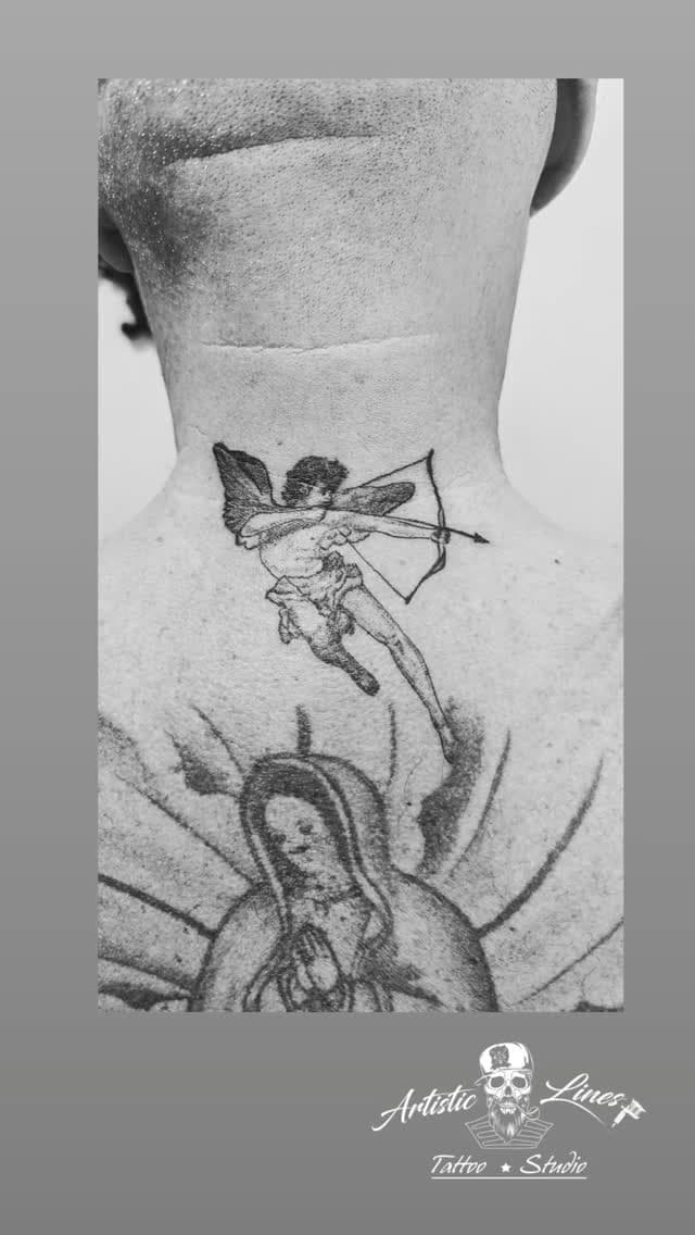 Tatouage de Artistic Lines Tattoo Studio