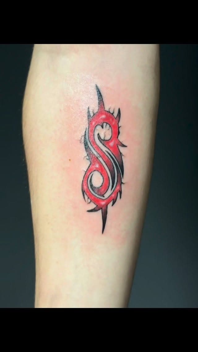 Tatouage de The Cave Tattoo 85