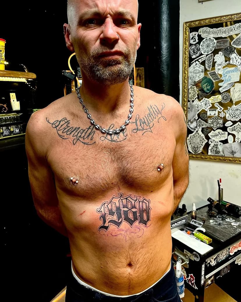 Tatouage de Urban Primitive Tattoo Shop tatouage piercing