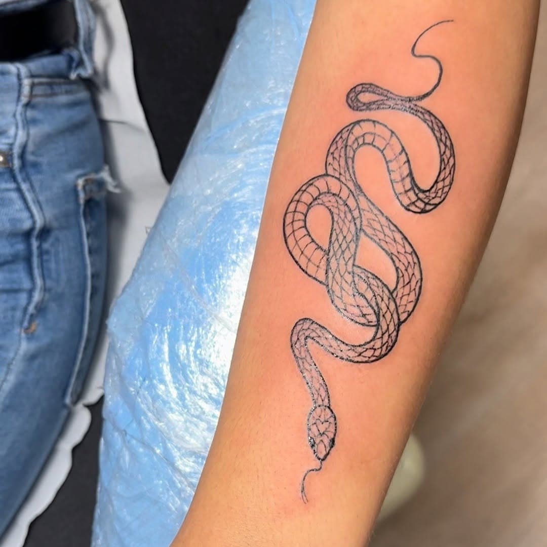 Tatouage par Urban Primitive Tattoo Shop tatouage piercing