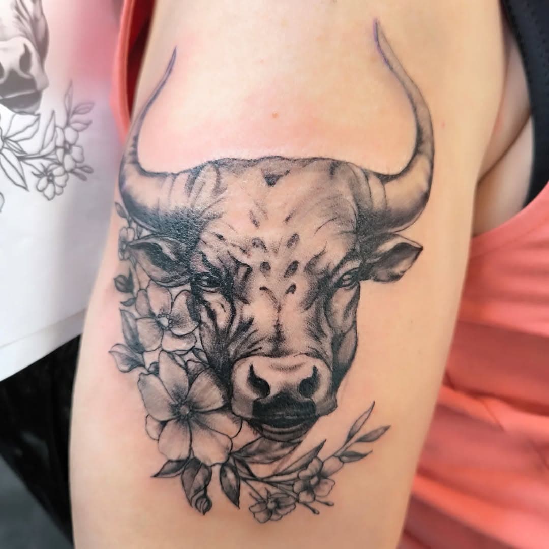 Tatouage par V'inktage Tattoo Studio