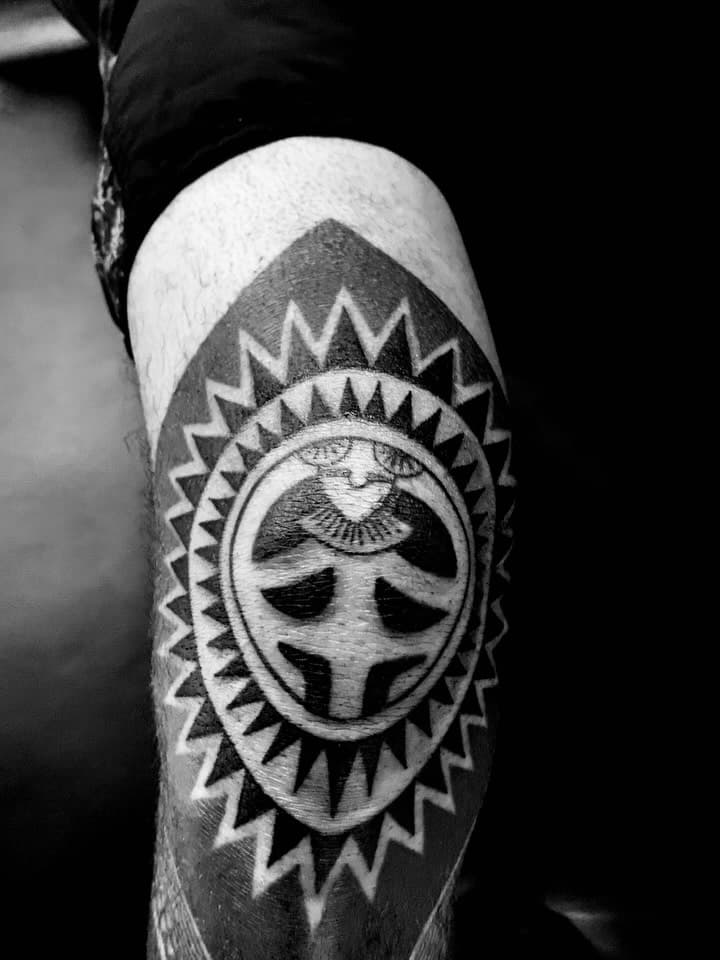 Tatouage de Vanavana Tattoo