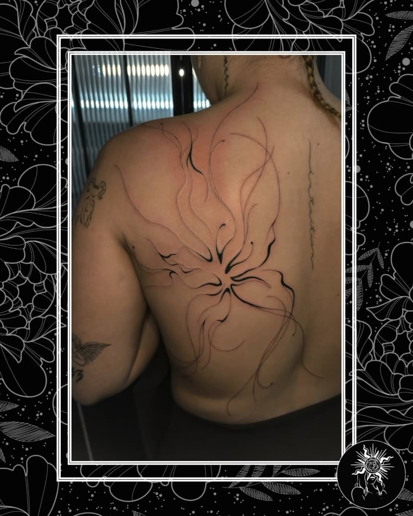 Tatouage de Vassilissa & Soleil Noir
