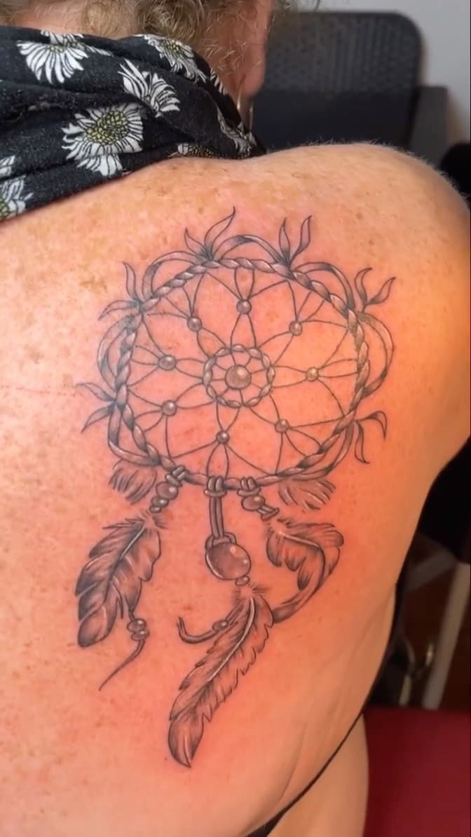 Tatouage de Yasss tattoo studio