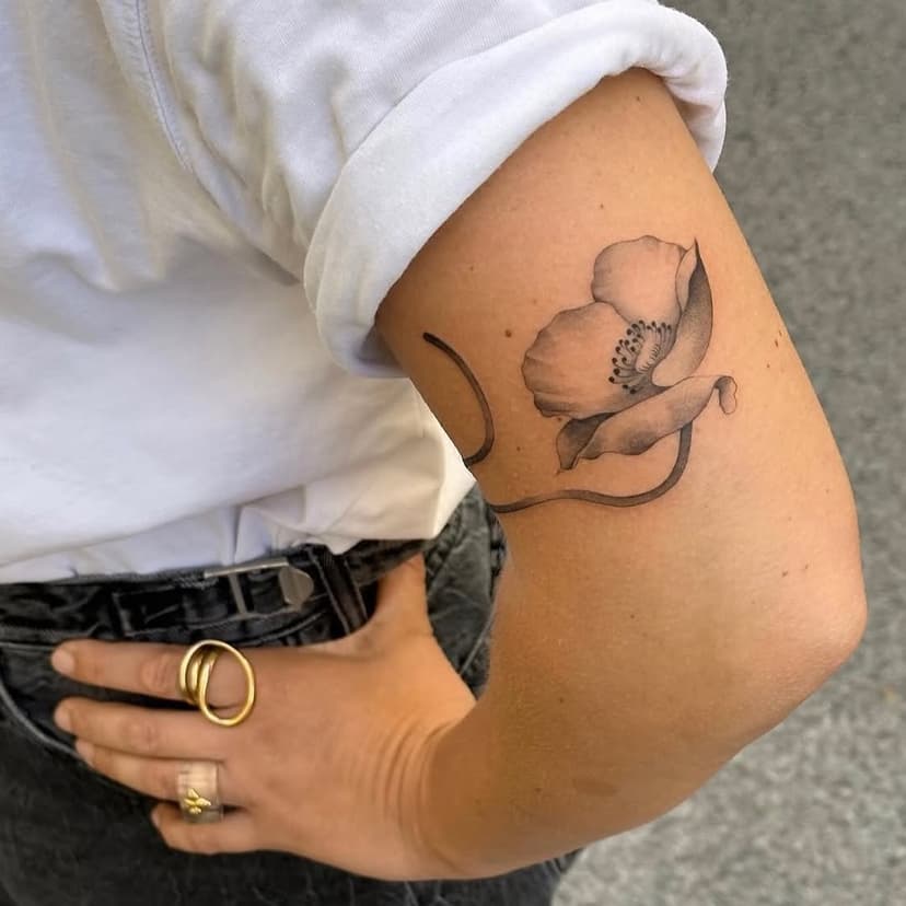 Tatouage de Rosemary Tattoo Biarritz