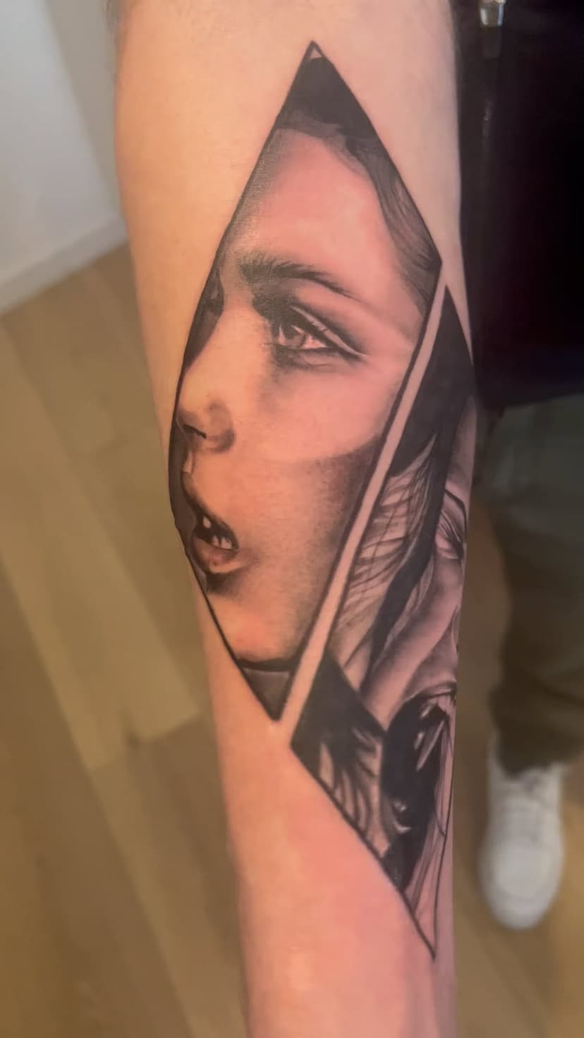 Tatouage de Astro ink tattoo/Arts Corporels Tattoo