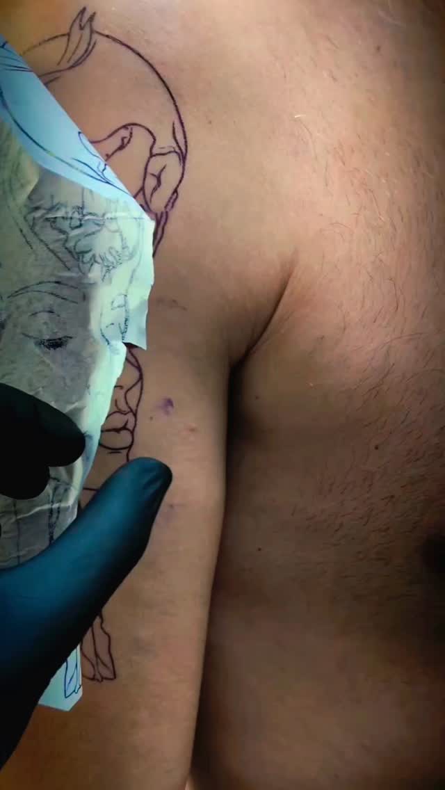 Tatouage de Atelier J tattoo