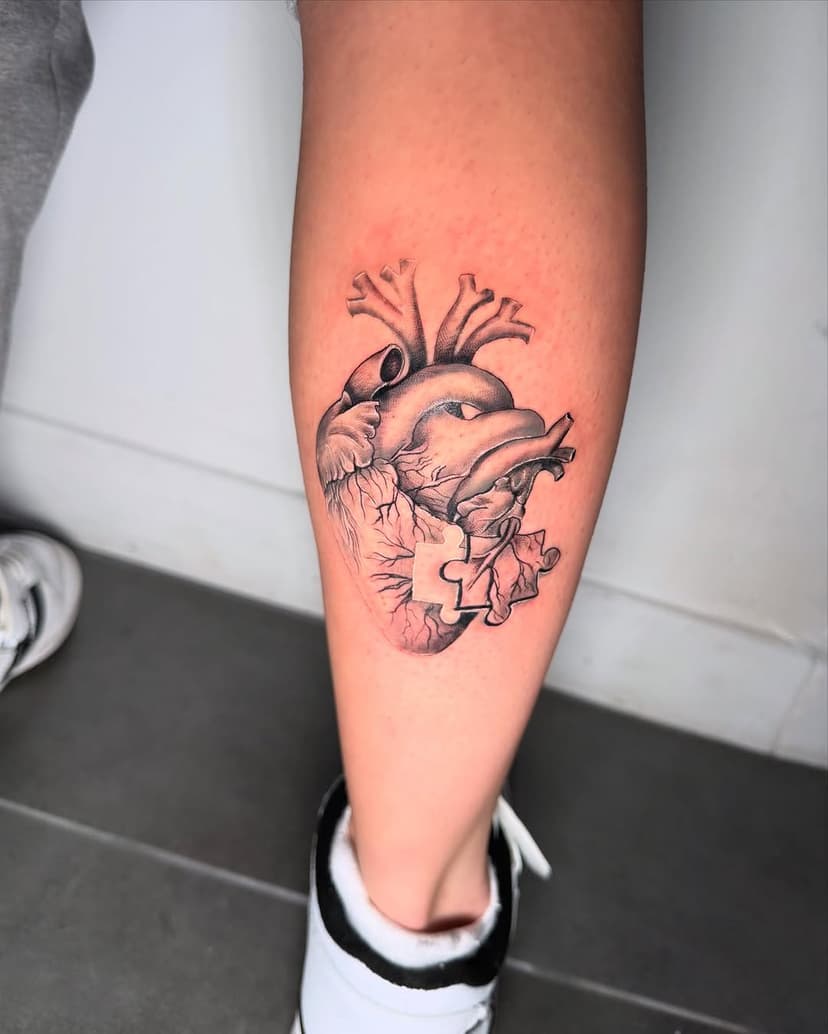 Tatouage de Belly Ink