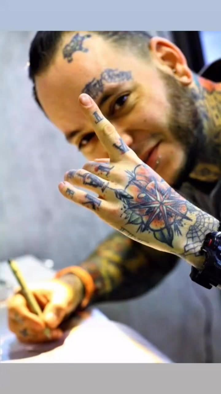 Tatouage par Blacksacred Tattoo Lounge