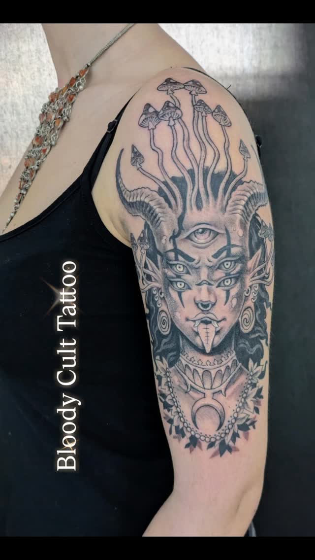 Tatouage de Bloody Cult Tatouage Piercing 95