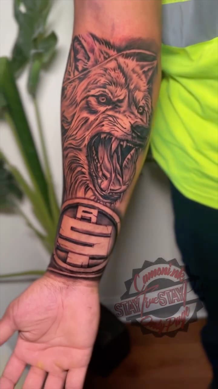 Tatouage de Elementary Ink