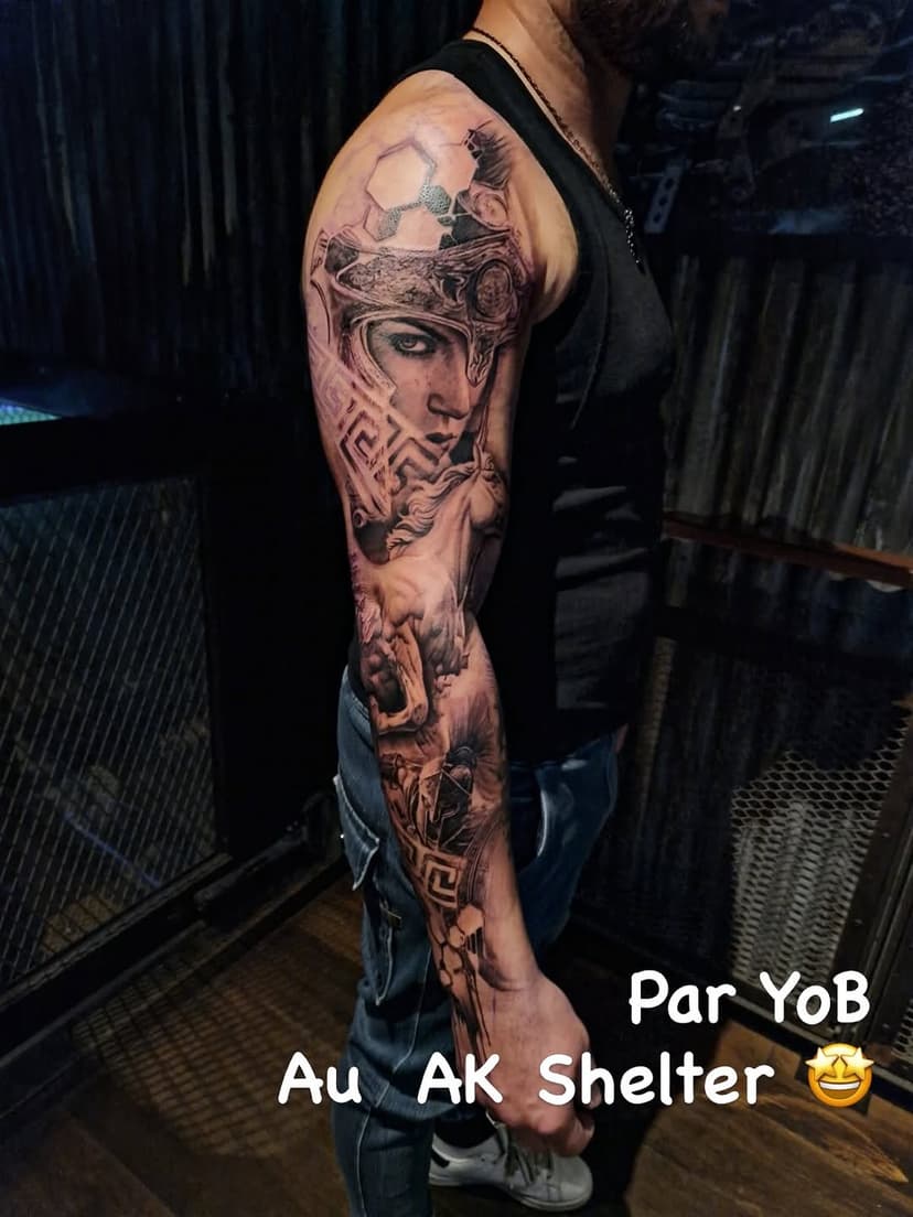 Tatouage de Criminal Kiss Tattoo Piercing