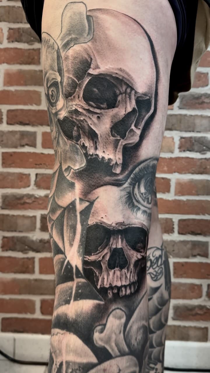 Tatouage de Art Corps Tattoo