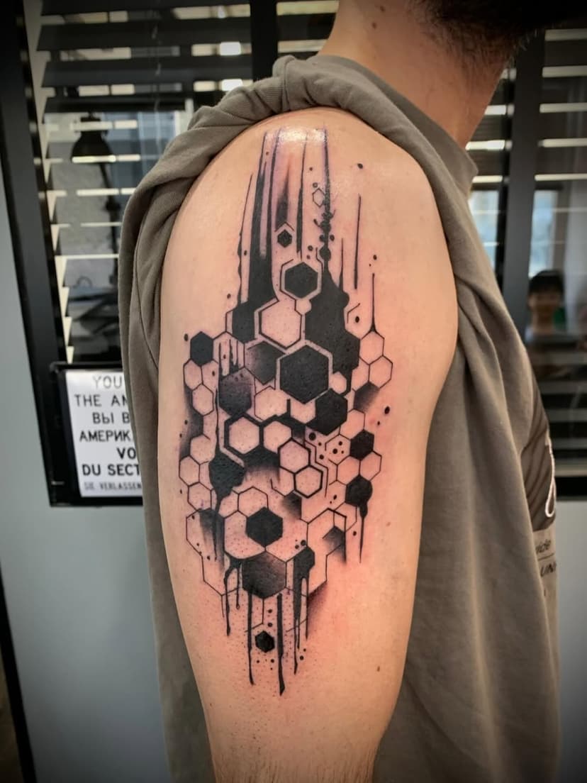 Tatouage de Ed'Tritium Tattoo (Velvet Studio)