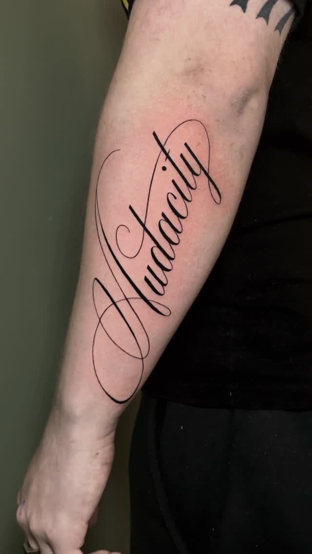 Tatouage de Fleur de Pau