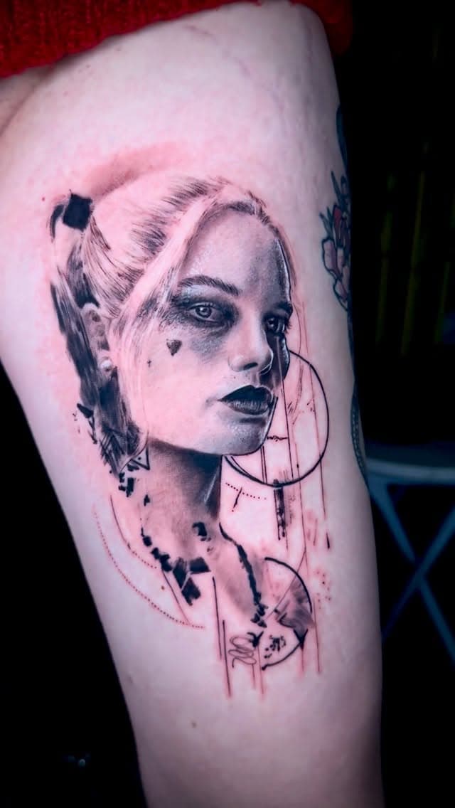 Tatouage de 50 nuances de gris